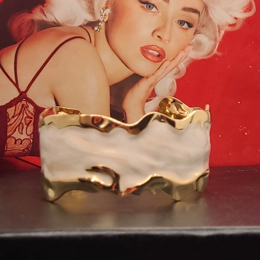 Vintage Estate Enamel Abstract Design Brutalist Gold Cuff Bracelet - Picture 13 of 16